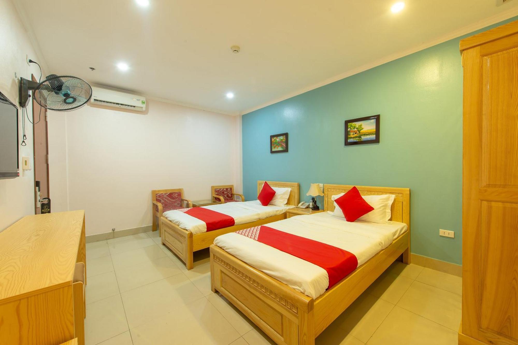 Capital O 417 Truong Son Hotel Hanoi Esterno foto