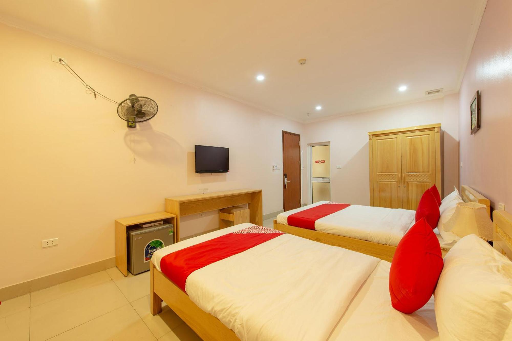 Capital O 417 Truong Son Hotel Hanoi Esterno foto