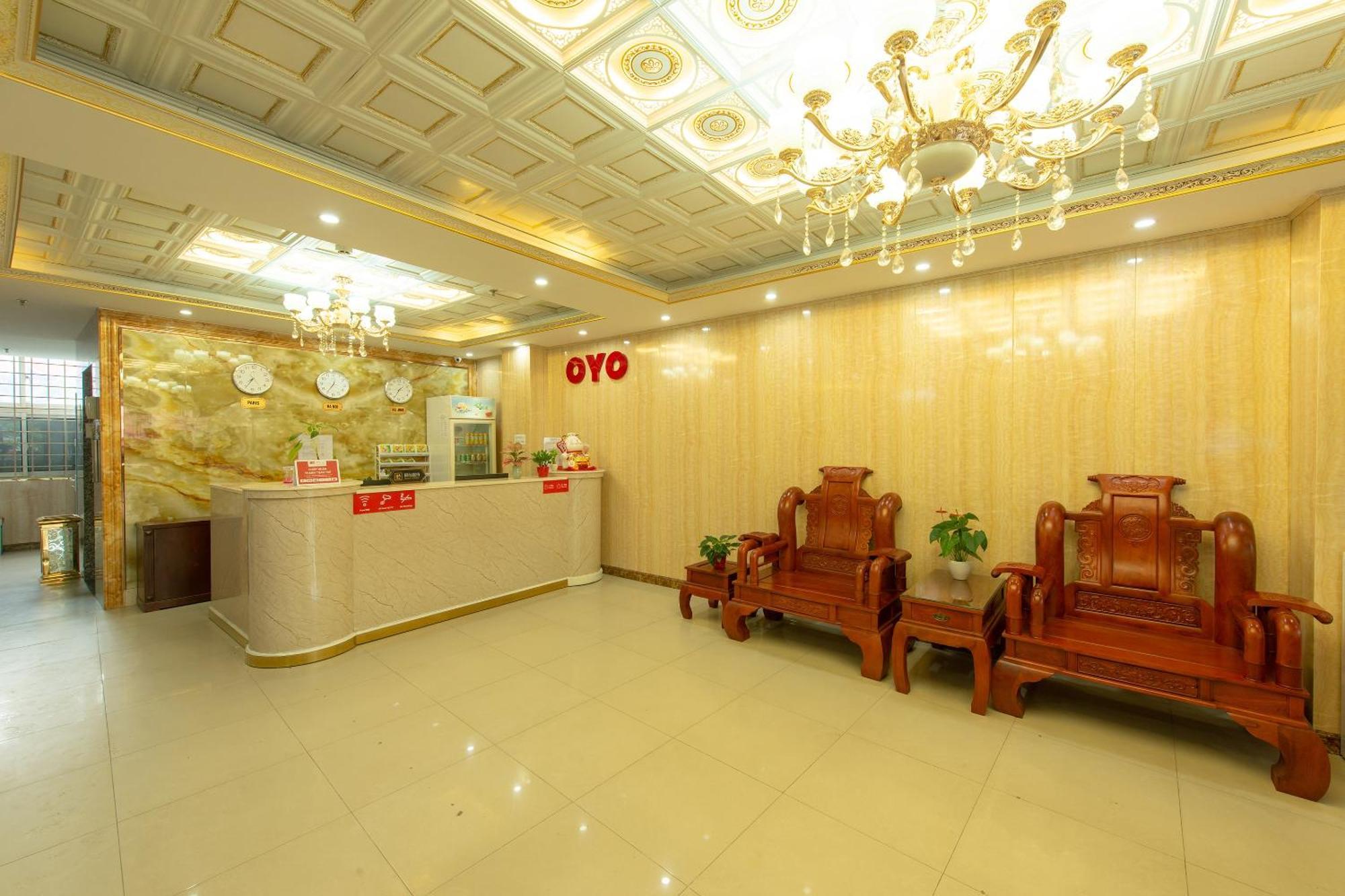 Capital O 417 Truong Son Hotel Hanoi Esterno foto