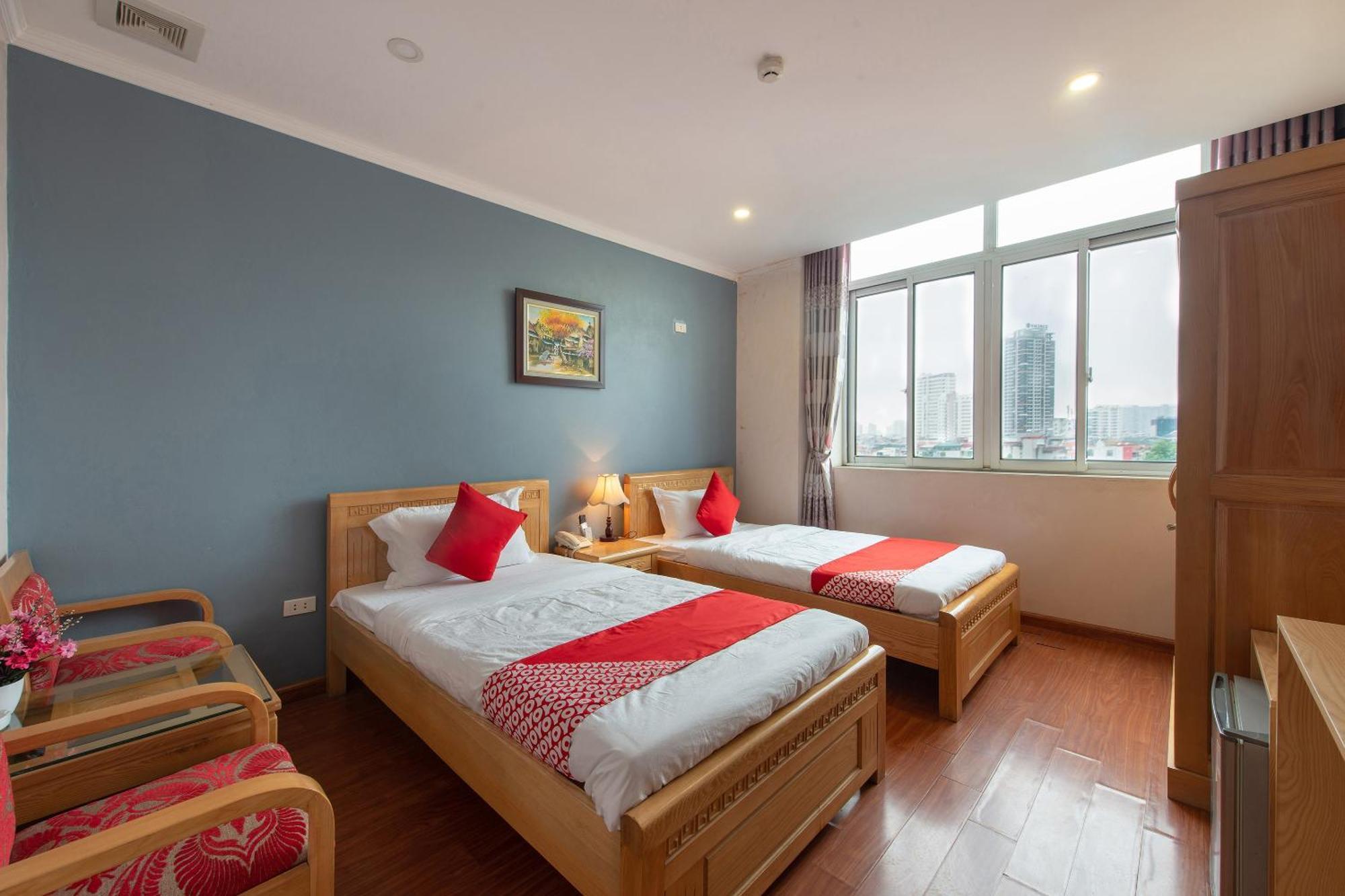 Capital O 417 Truong Son Hotel Hanoi Esterno foto
