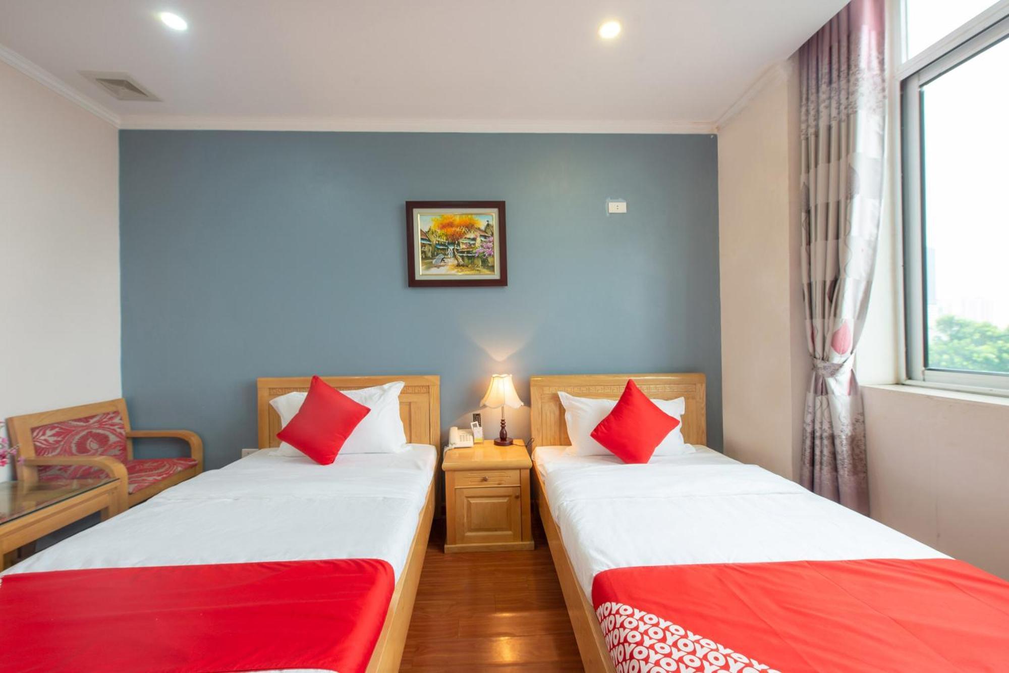Capital O 417 Truong Son Hotel Hanoi Esterno foto