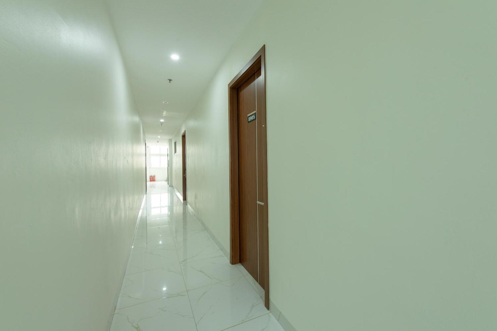 Capital O 417 Truong Son Hotel Hanoi Esterno foto