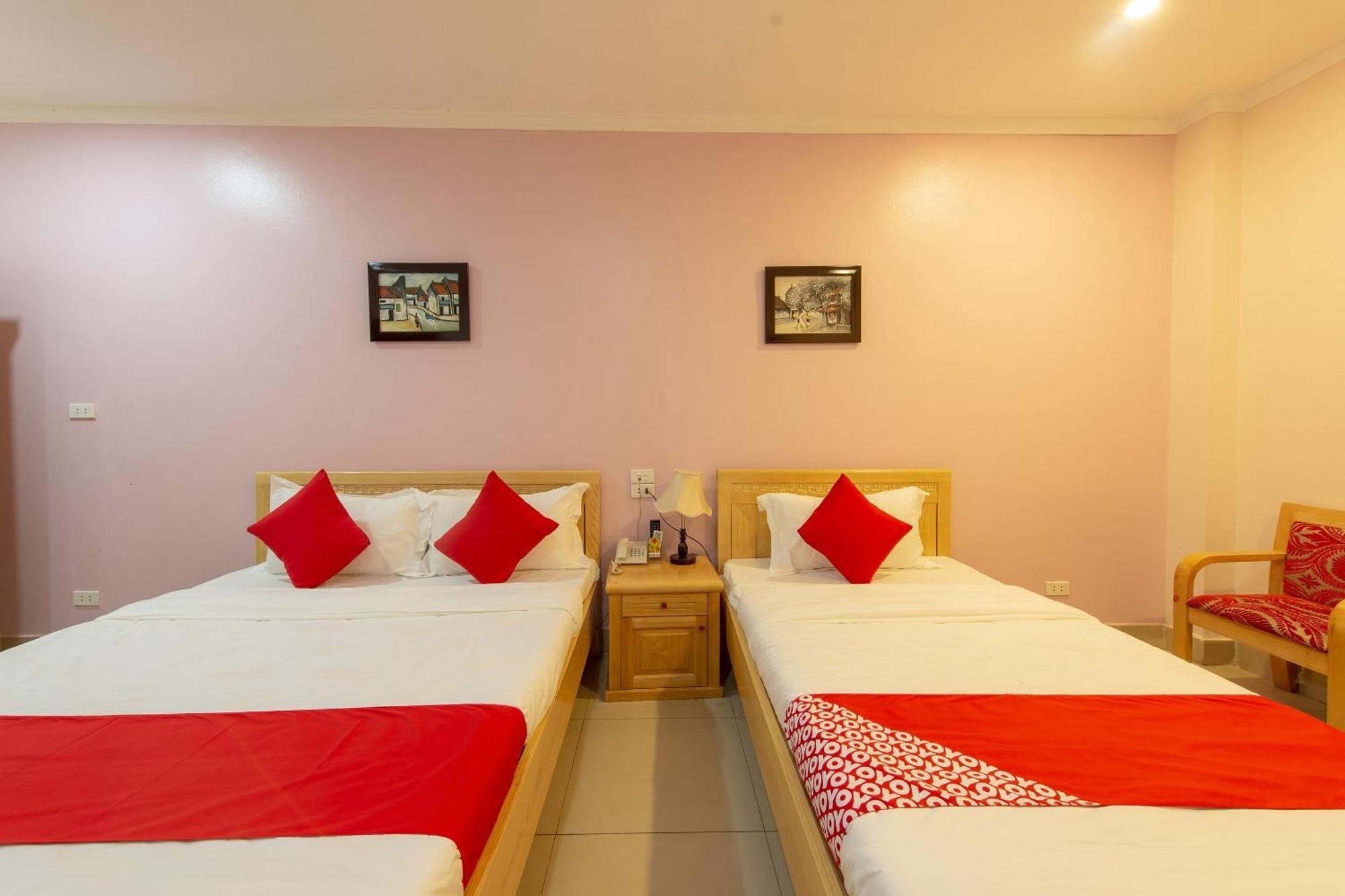 Capital O 417 Truong Son Hotel Hanoi Esterno foto