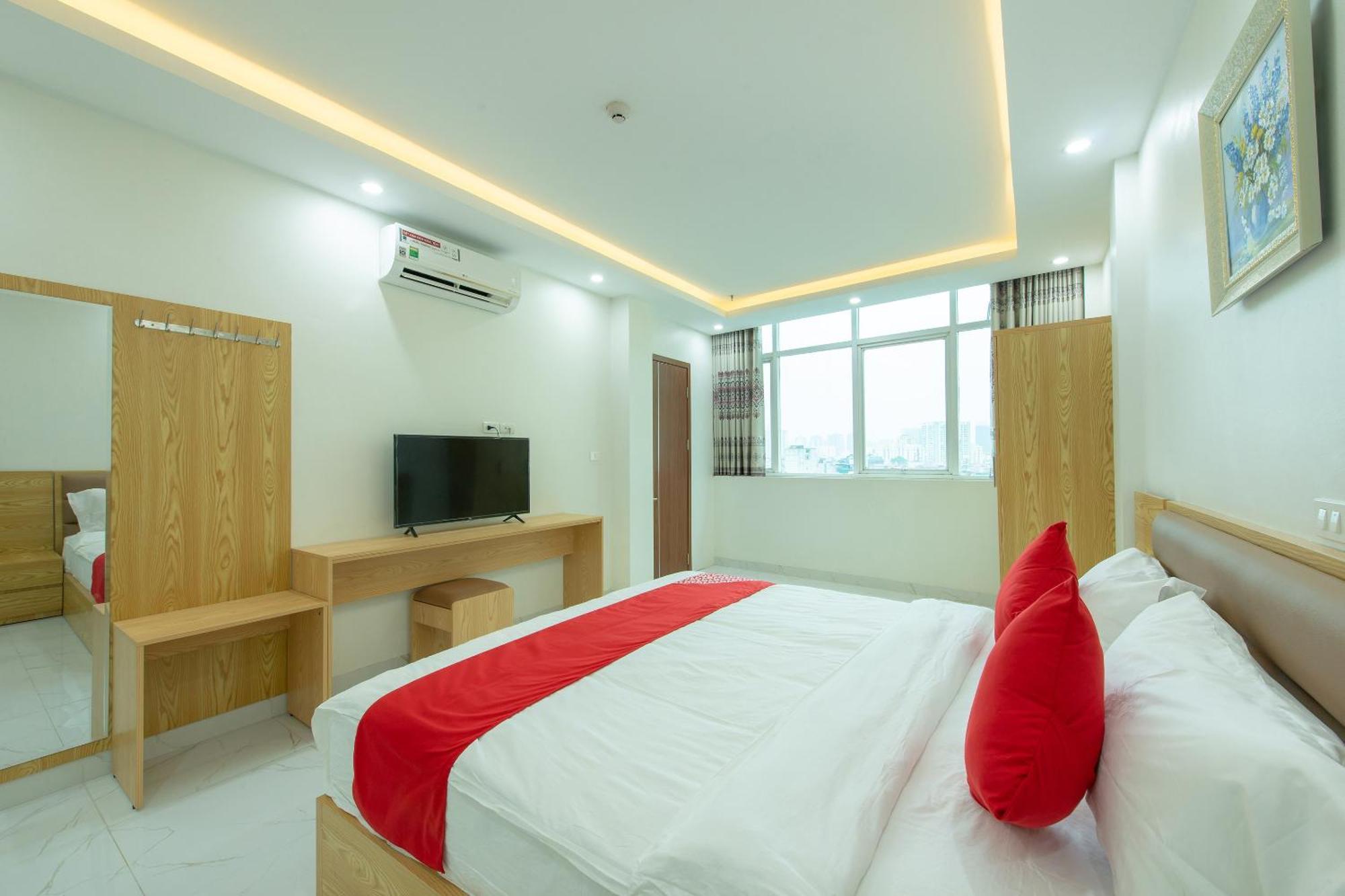 Capital O 417 Truong Son Hotel Hanoi Esterno foto