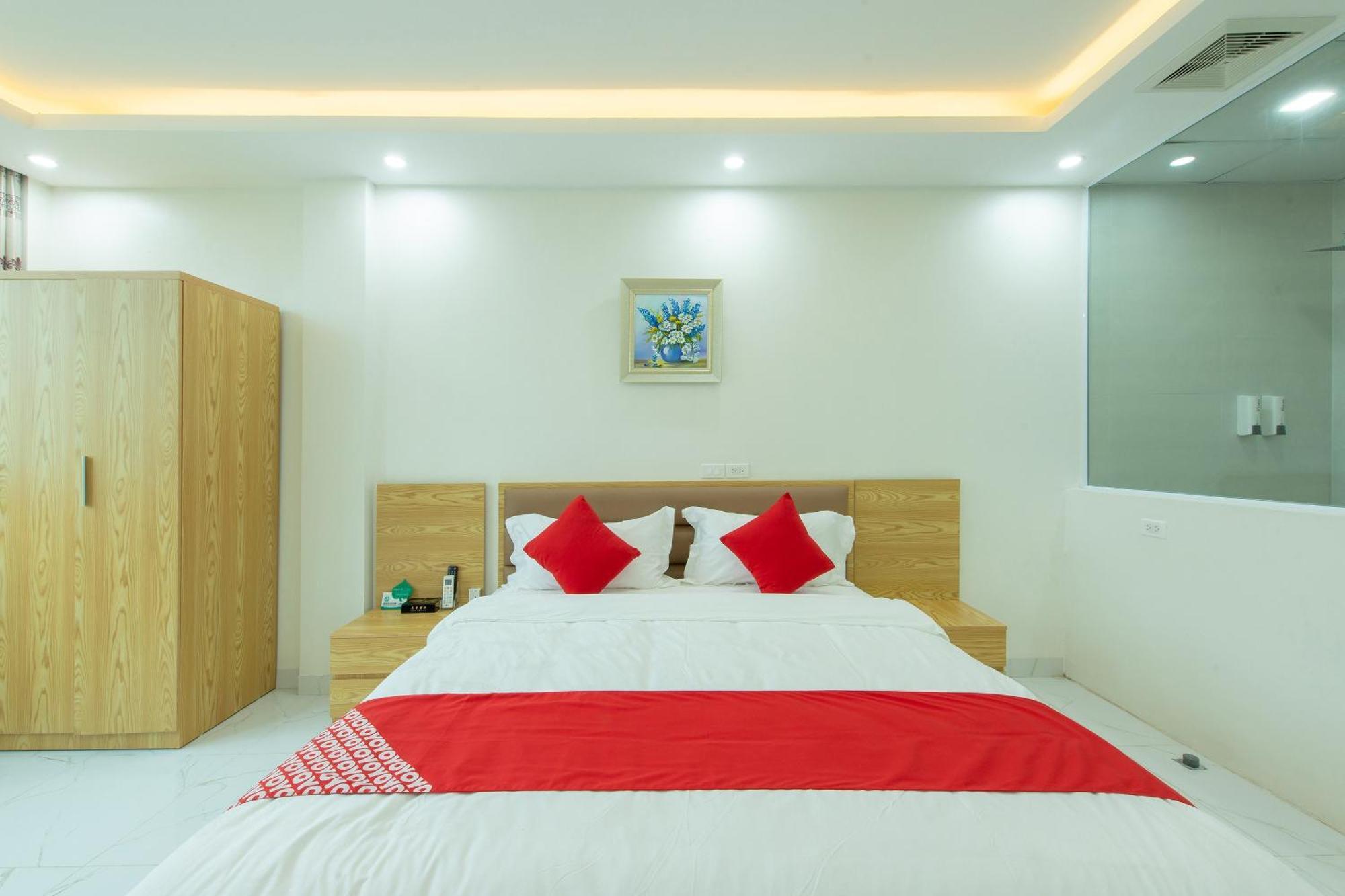 Capital O 417 Truong Son Hotel Hanoi Esterno foto