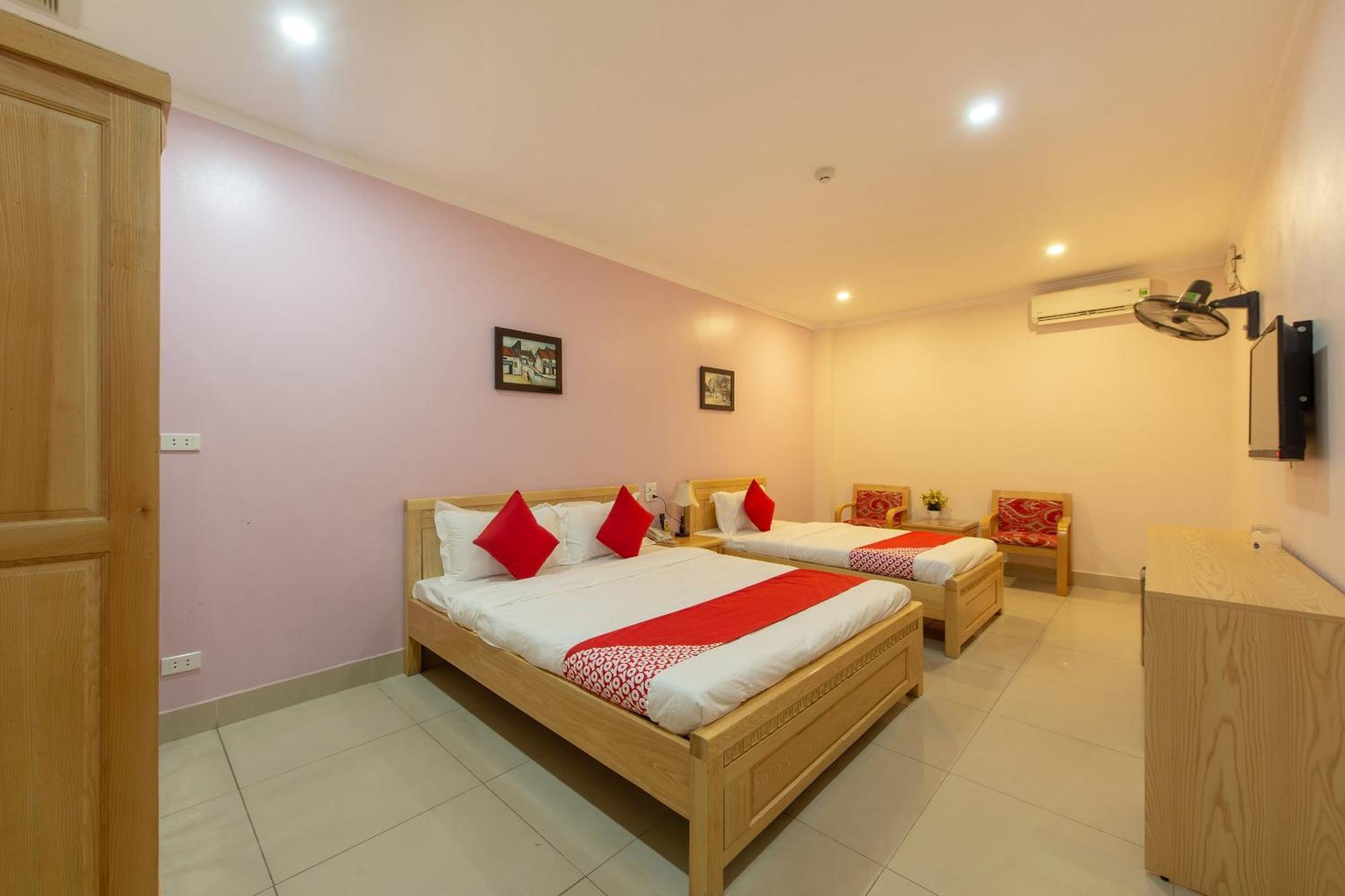 Capital O 417 Truong Son Hotel Hanoi Esterno foto