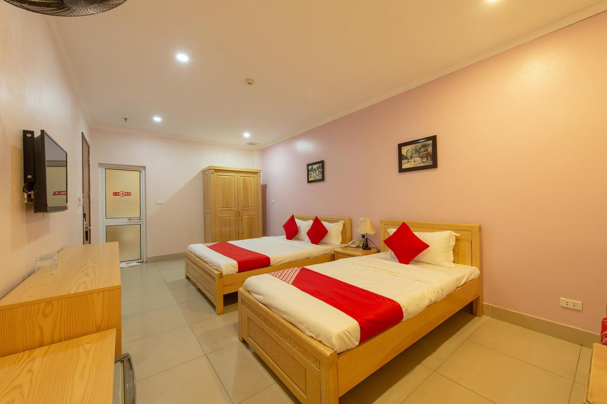 Capital O 417 Truong Son Hotel Hanoi Esterno foto