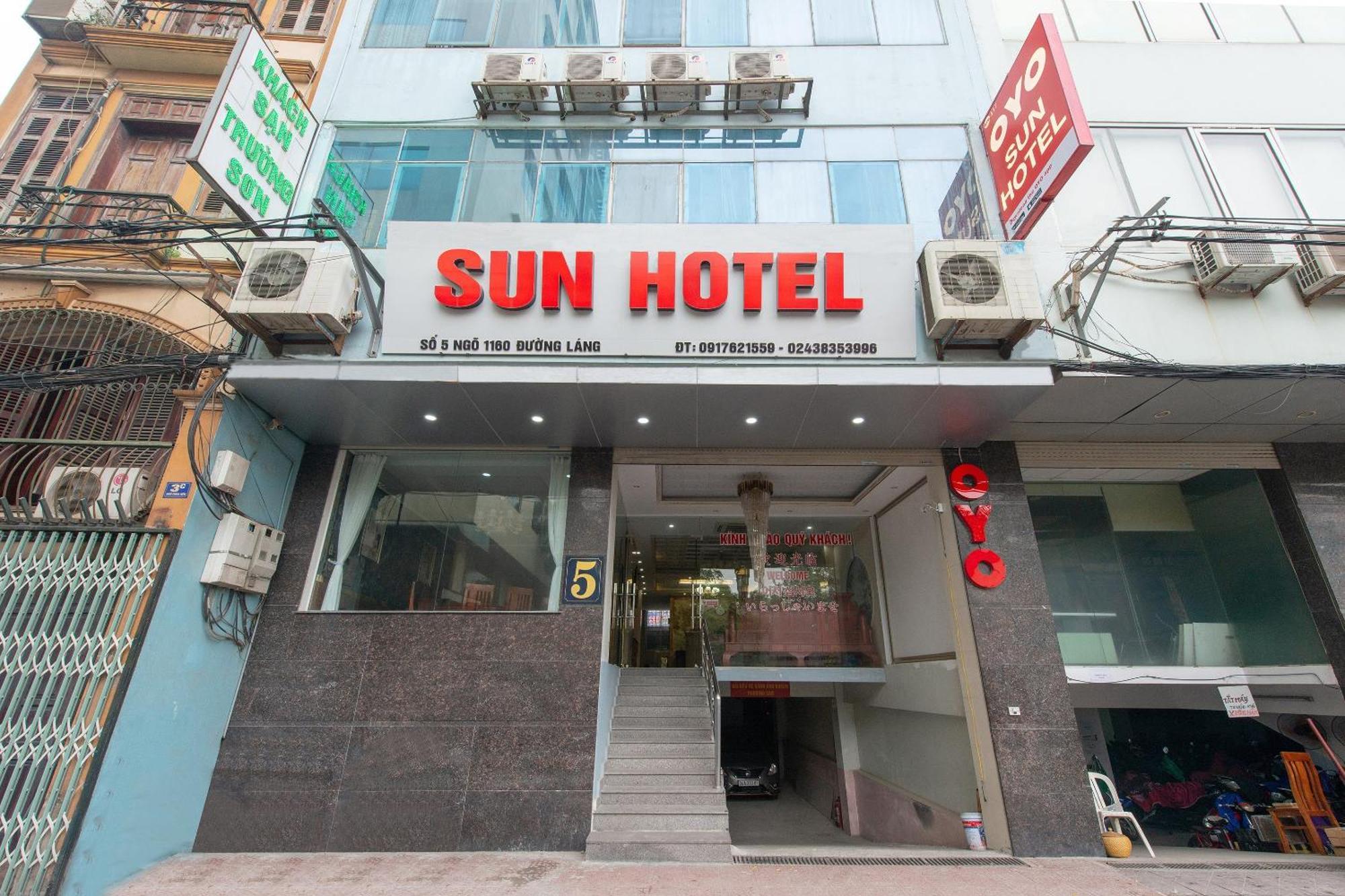 Capital O 417 Truong Son Hotel Hanoi Esterno foto