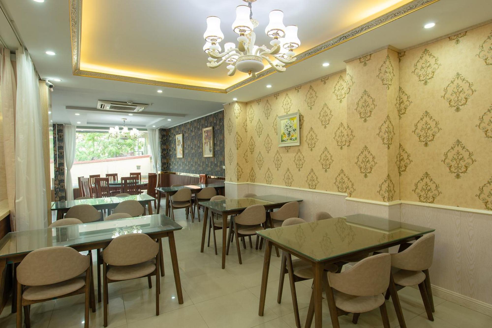 Capital O 417 Truong Son Hotel Hanoi Esterno foto